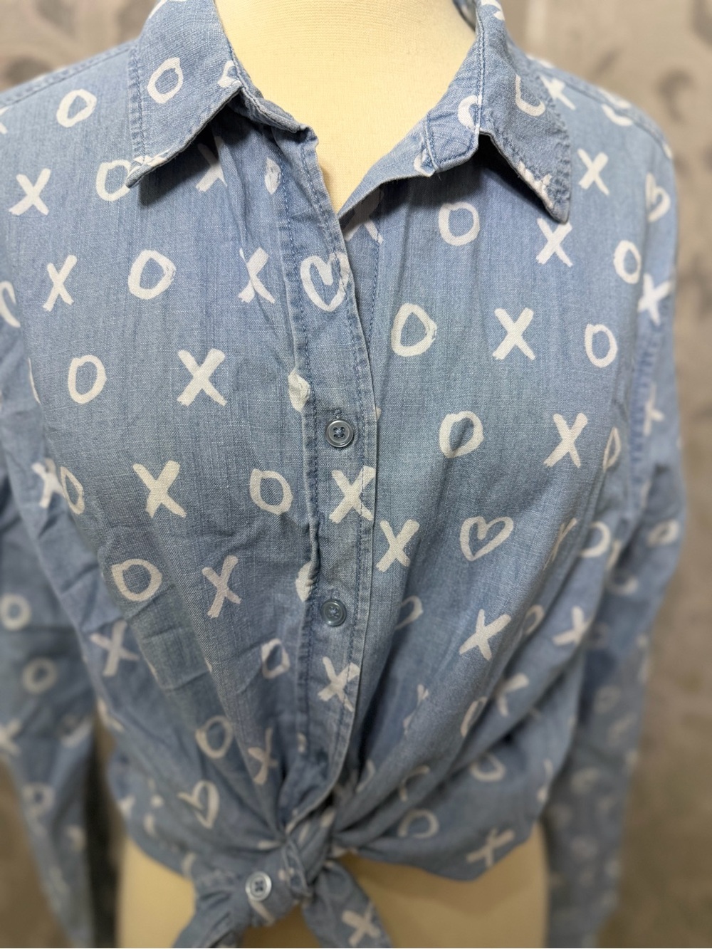 Jane and Delancey Light Blue XO Tie-Front Button Down Shirt - Picture 3 of 5
